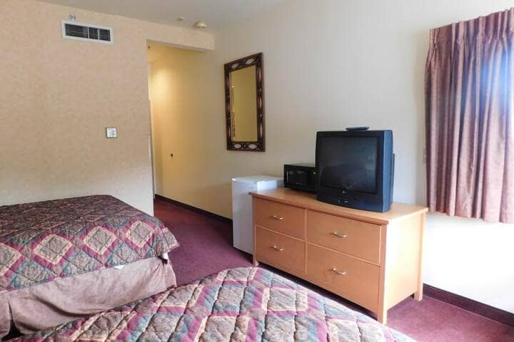 Room 8 of 35
